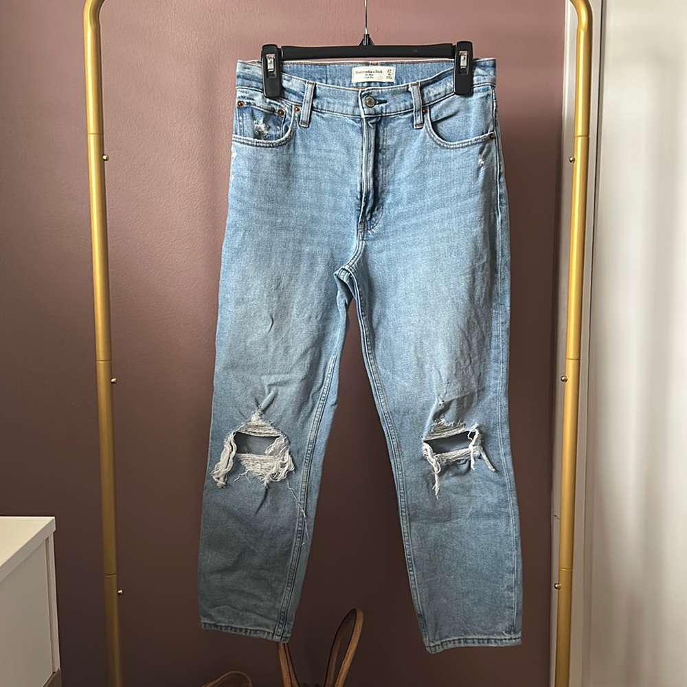 Abercrombie & Fitch High Rise Mom Jean